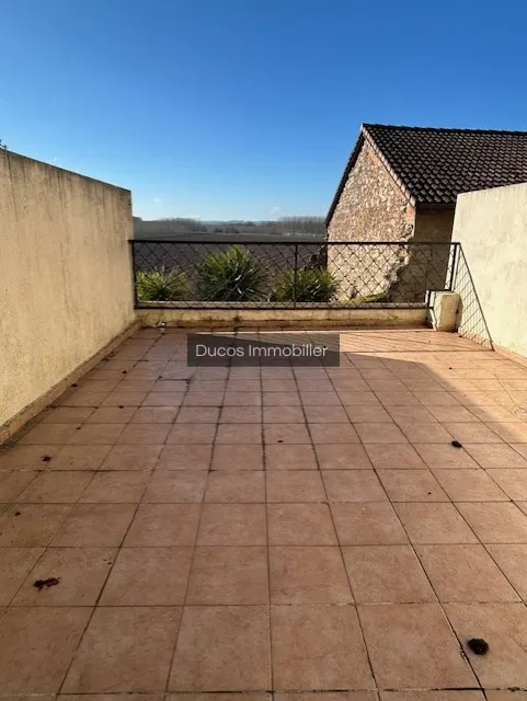 Maison de ville authentique à Ste Bazeille avec terrasse 