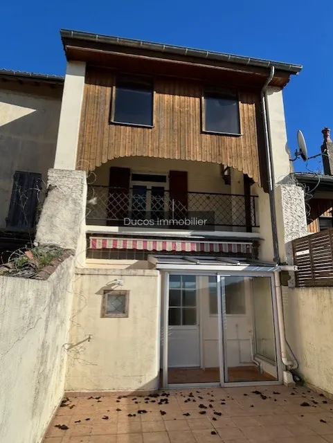 Maison de ville authentique à Ste Bazeille avec terrasse 