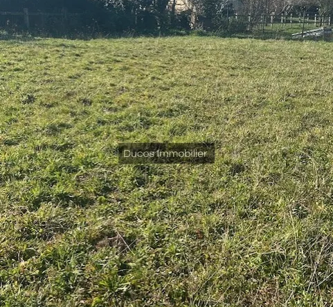 Terrain constructible de 939 m² à Beaupuy à vendre