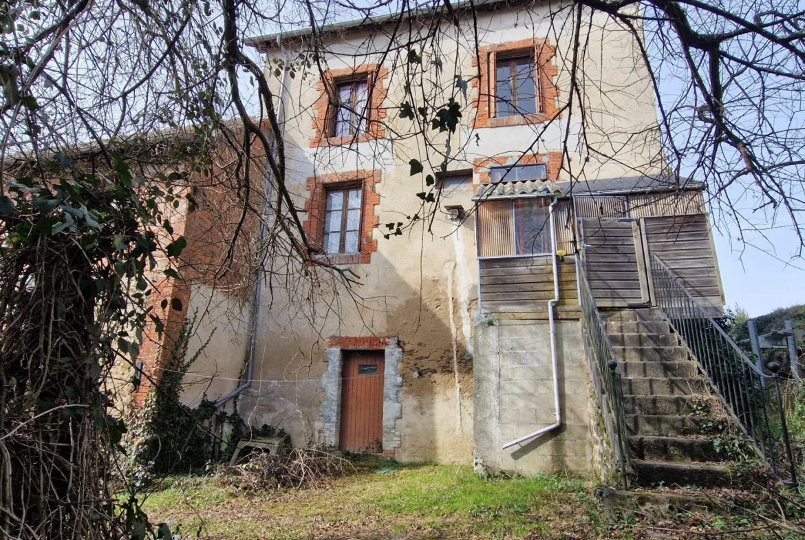 À vendre : Maison pierres avec grange à Lubersac 