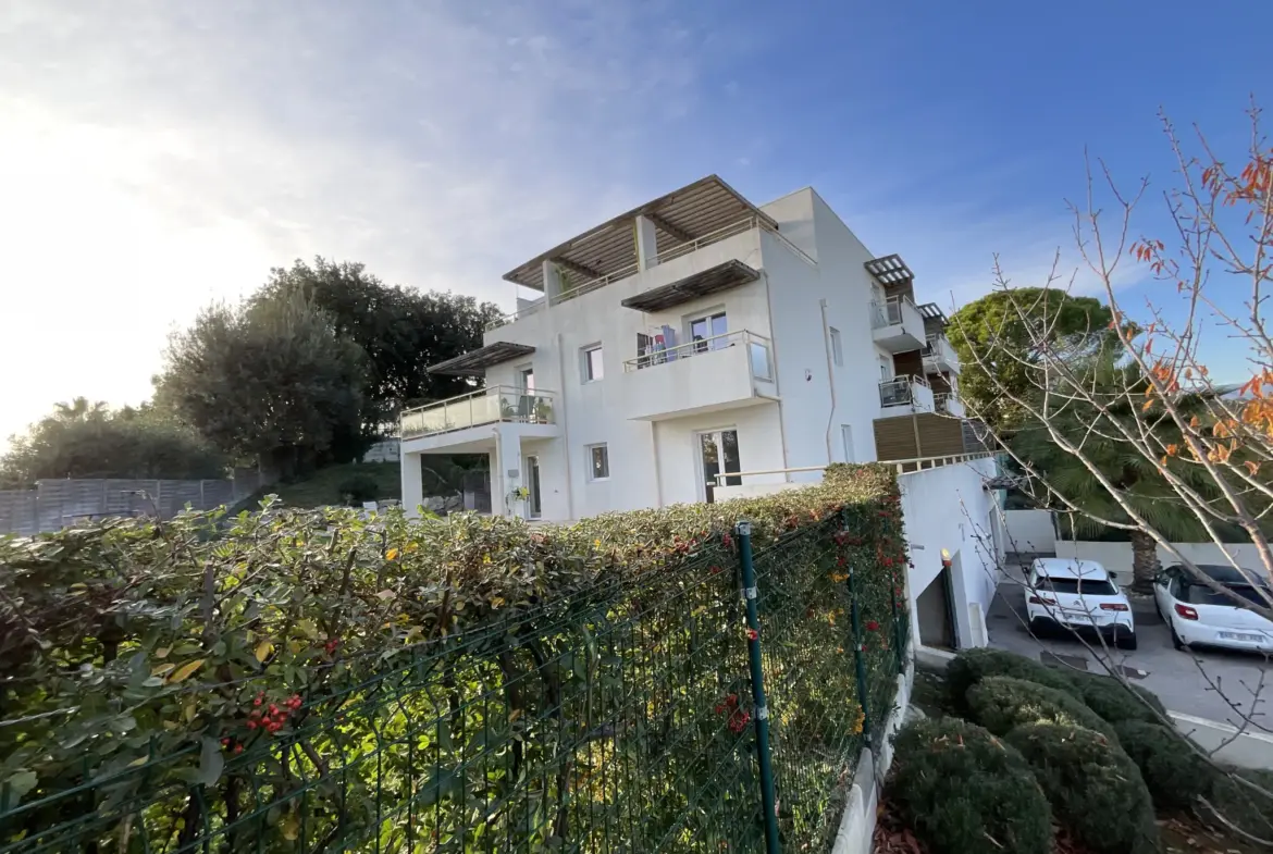 Studio meublé à Saint Pierre de Féric avec vue dégagée 