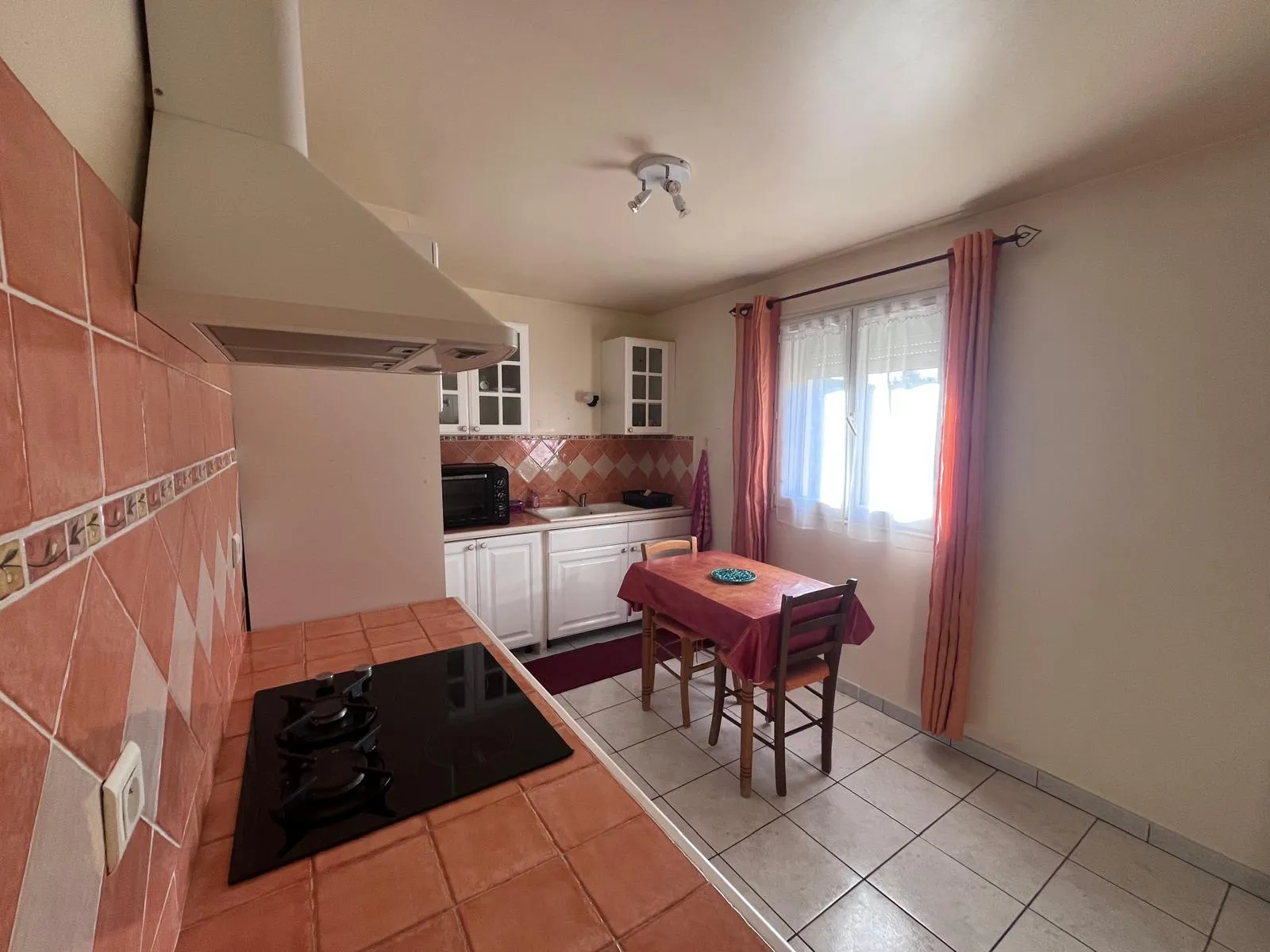 À Vendre: Appartement T3/4 avec Jardin Privatif à Marignane 