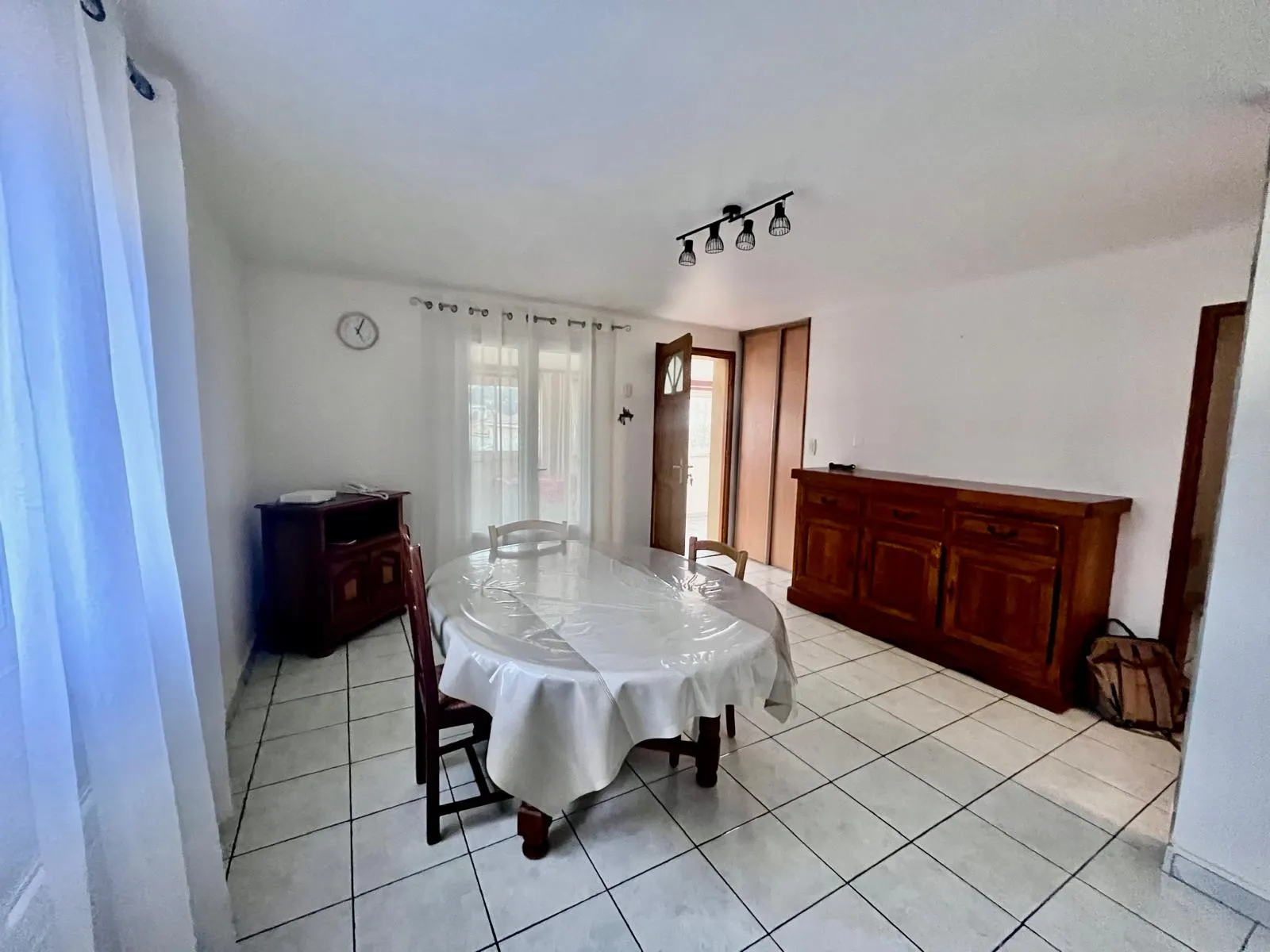 À Vendre: Appartement T3/4 avec Jardin Privatif à Marignane 