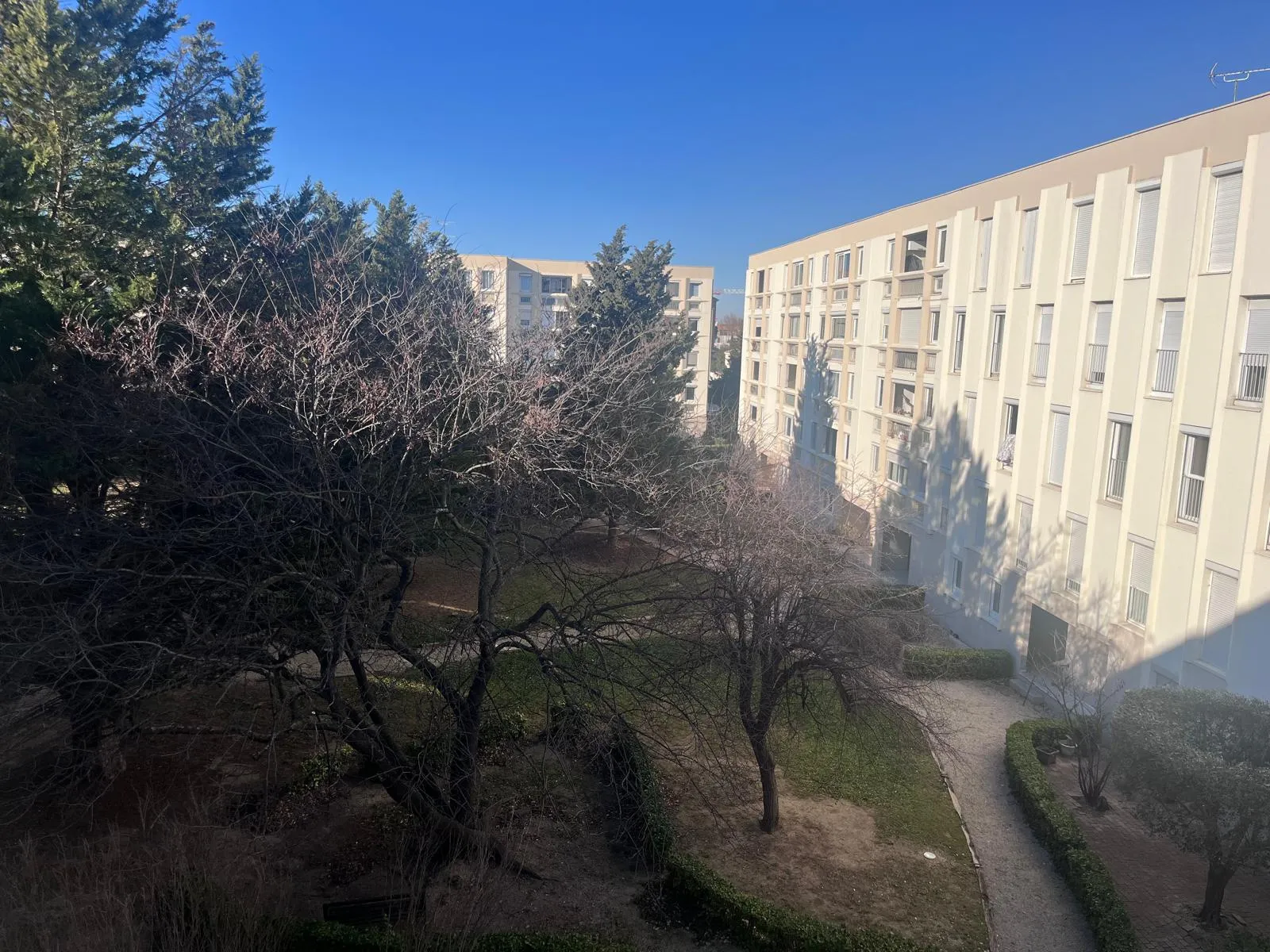 Bel appartement de type 5 à Marignane avec balcon plein sud 