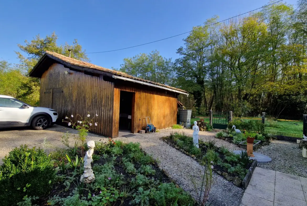 Maison de 3 chambres à vendre à Saint-Symphorien avec jardin 