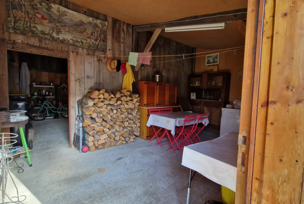 Maison de 3 chambres à vendre à Saint-Symphorien avec jardin 