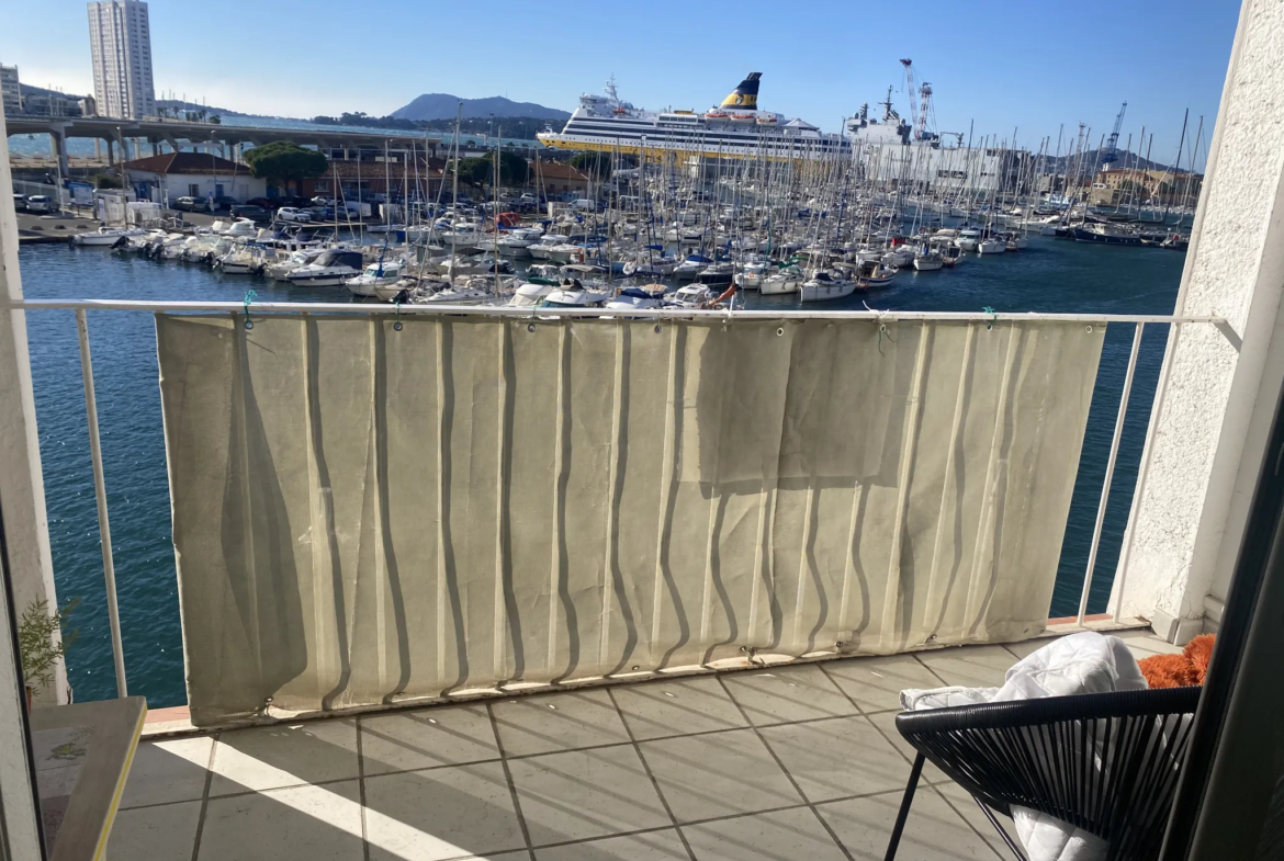 Appartement rénové avec vue mer à Toulon - 52 m² 