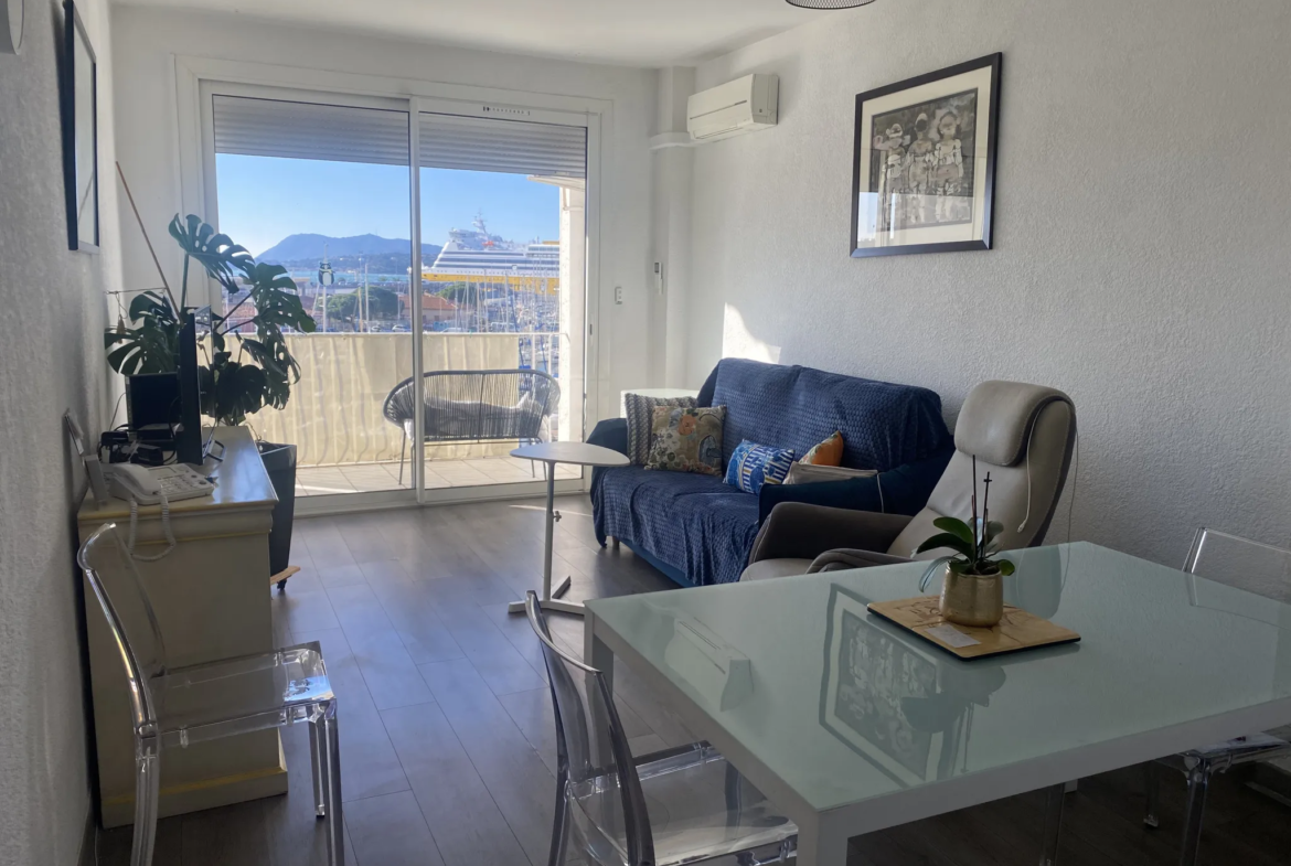 Appartement rénové avec vue mer à Toulon - 52 m² 