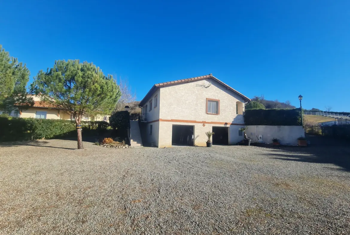 Superbe villa T5 sur 2573 m² près du Fossat 