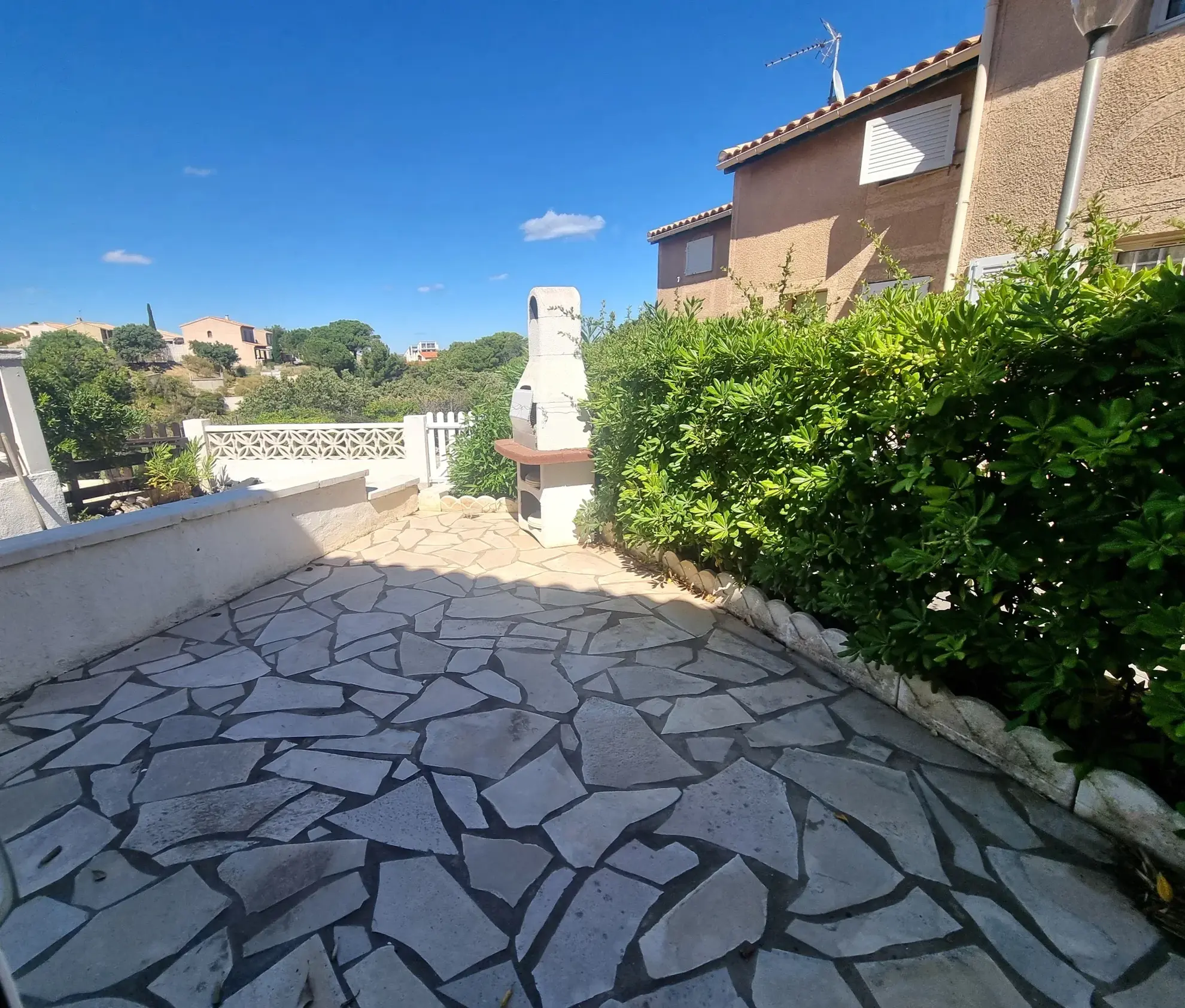 Charmante villa de type 3 avec vue mer et piscine à St Pierre la Mer 