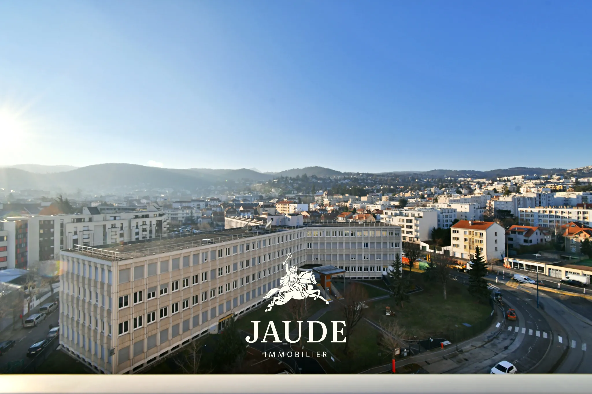 F6 106m² avec 4 Chambres et Parking à Clermont-Ferrand 