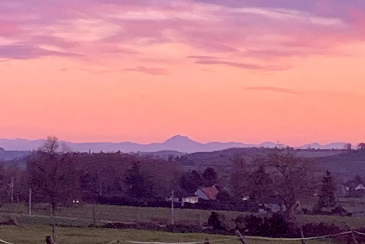 Longère de 113 m² avec vue sur la chaîne des Puys à Saint-Gérand le Puy 