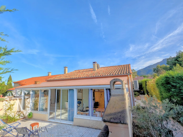 Villa de plain-pied à vendre à Laroque des Albères avec garage et véranda