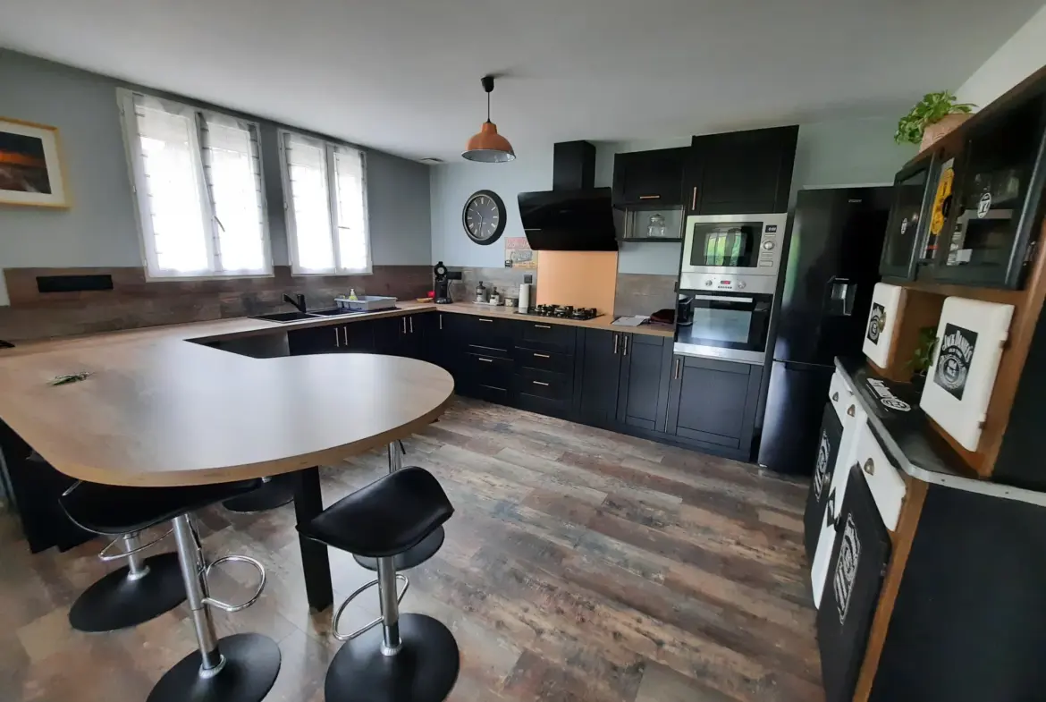 Maison avec gîte à Rimons sur 2619 m² 