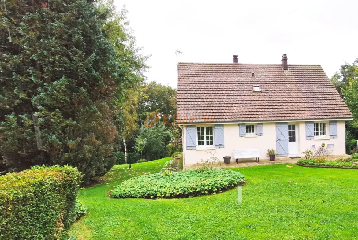 Pavillon de 4 chambres à St-Honoré avec jardin 