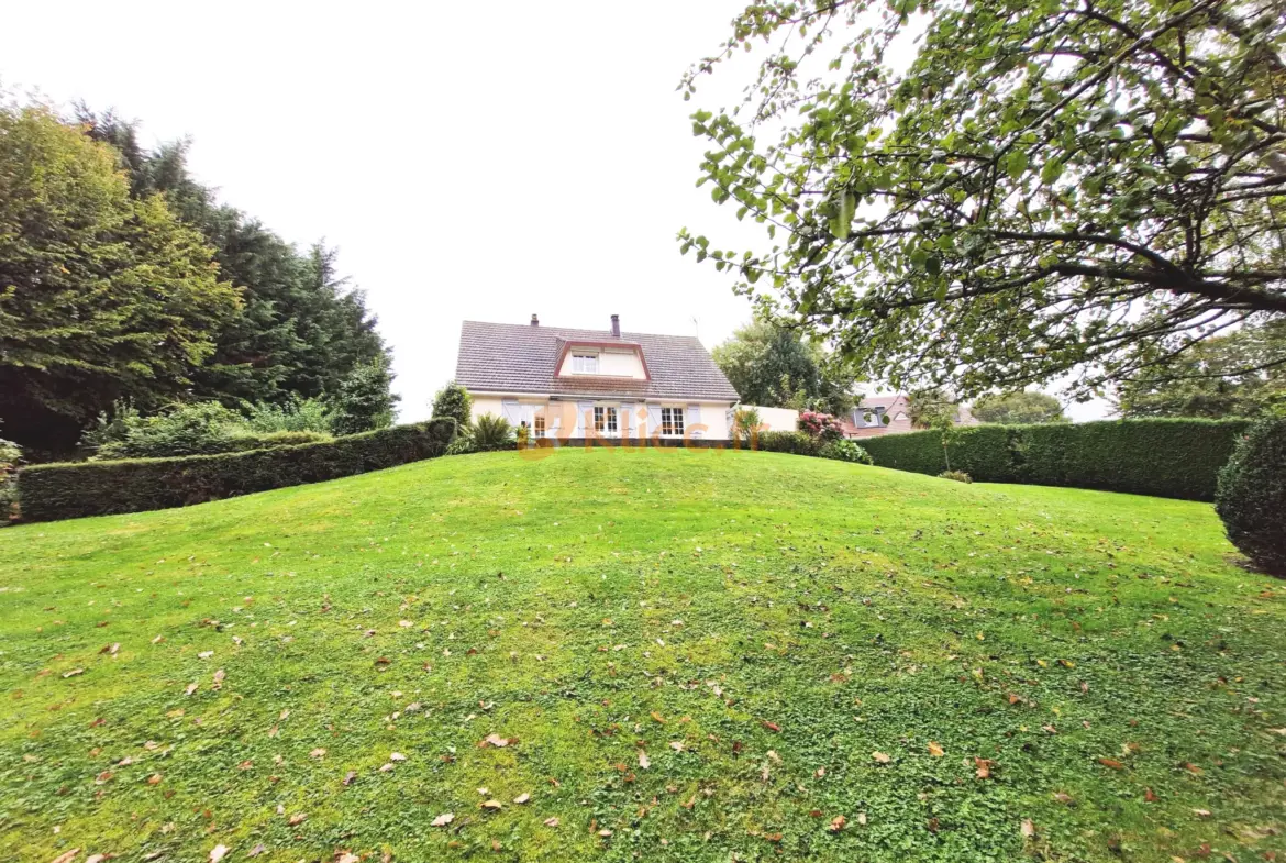 Pavillon de 4 chambres à St-Honoré avec jardin 