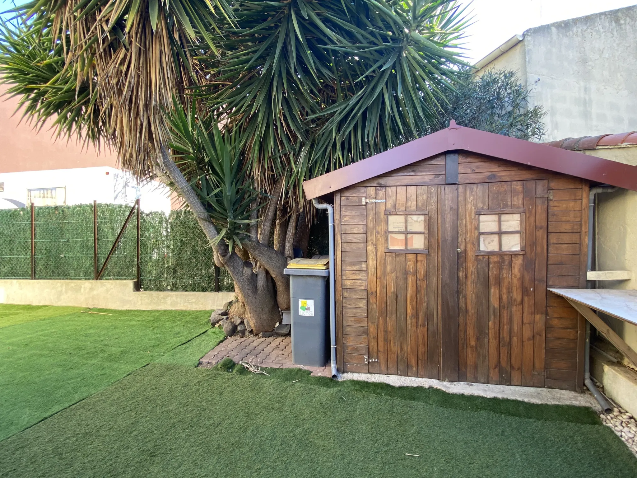 Maison 3 pièces avec jardin, terrasse ombragée et stationnements à Vias 