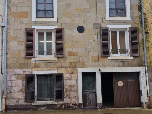 Maison de ville à rénover à Bourbonne-les-Bains