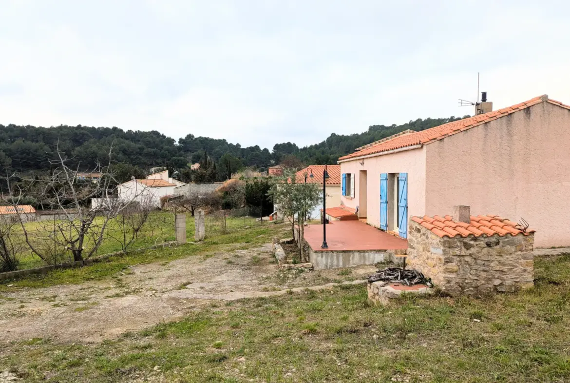 Villa plain-pied avec garage et terrain à Bize-Minervois 