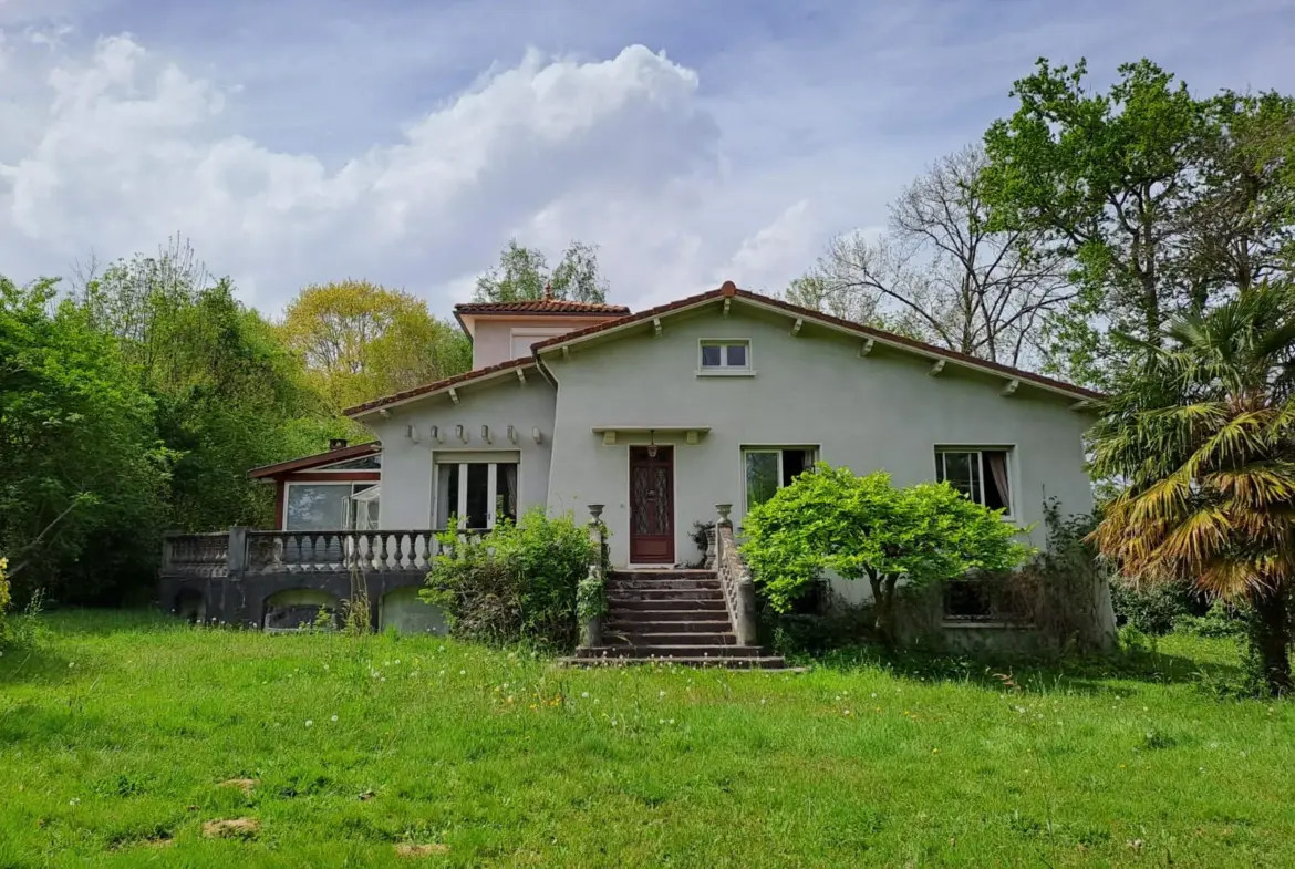 Maison spacieuse 6 pièces avec terrain à Artigueloutan à vendre 