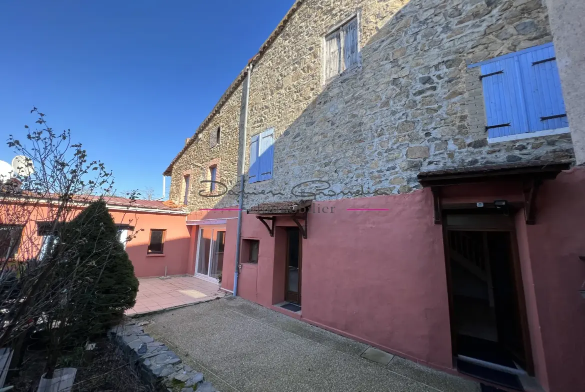 Belle maison de village de 166 m² avec jardin à Saint-Symphorien-de-Lay 