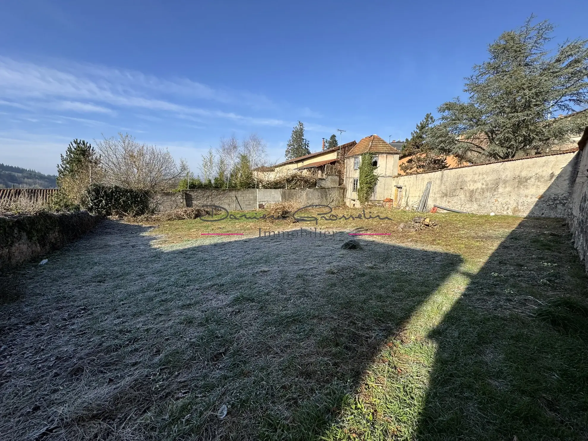 Terrain constructible à vendre à Thizy-les-Bourgs 