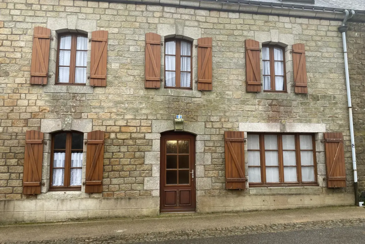 Maison en pierre avec atelier à Ploërdut - 5 chambres 