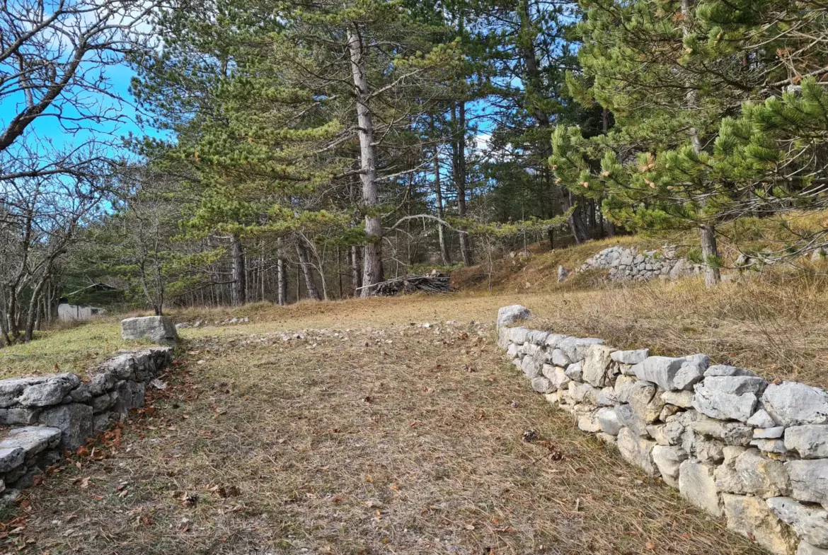 Bergerie rénovée sur 1 hectare à Caussols 