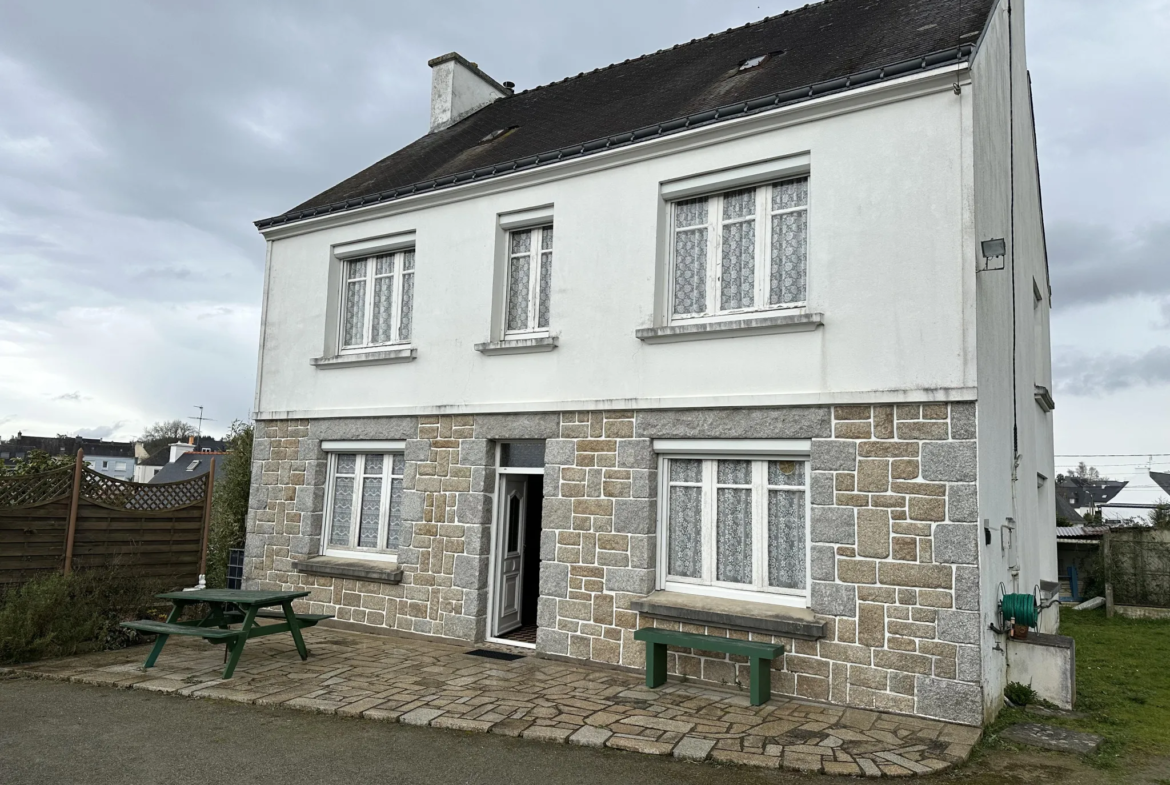 Maison des années 50 avec 5 chambres à Baud 