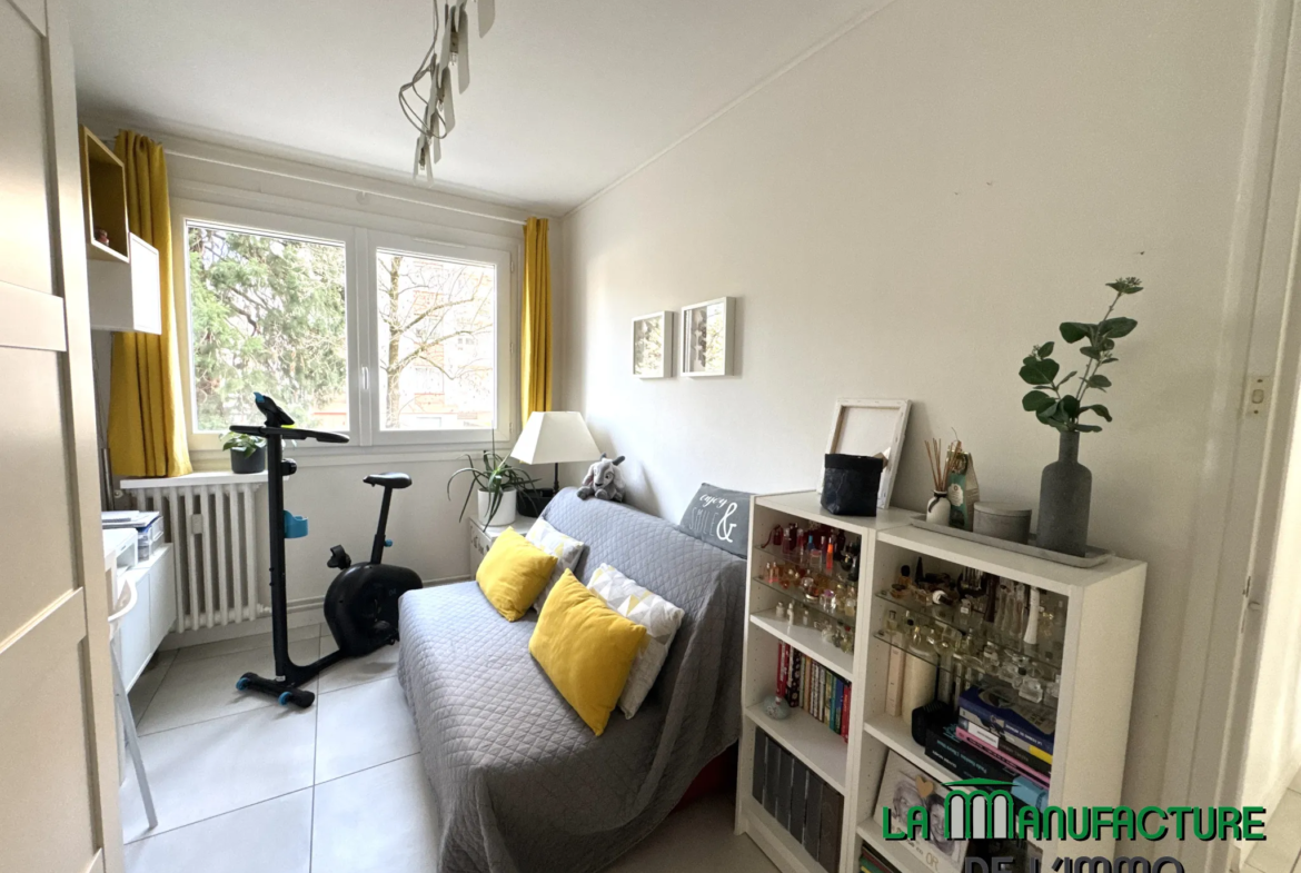 Appartement F4 à vendre avec balcon et parking à Saint-Etienne 