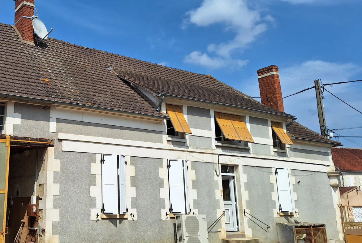 Maison ancienne avec dépendance à 20 minutes d'Auxerre 