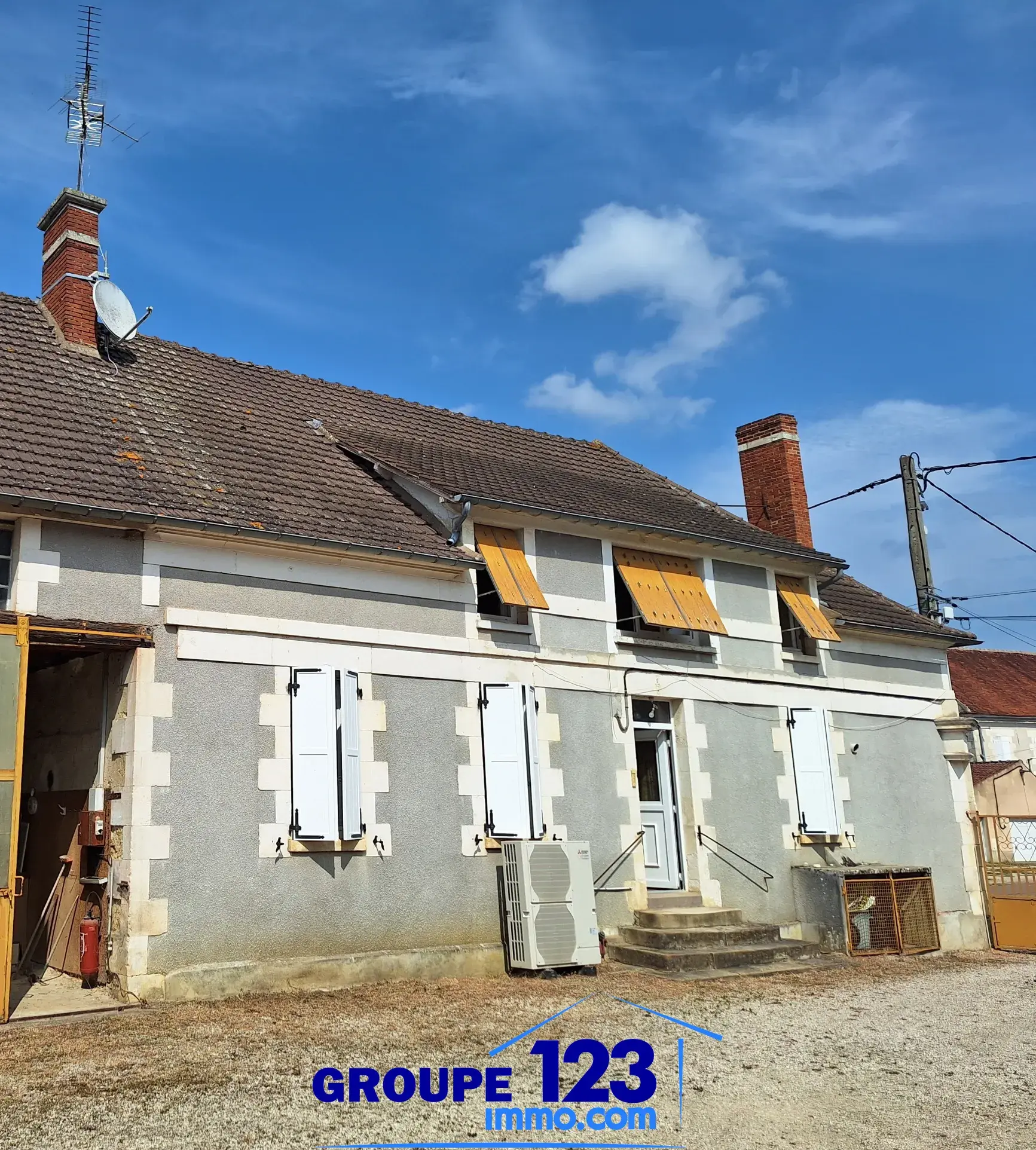 Maison ancienne avec dépendance à 20 minutes d'Auxerre 