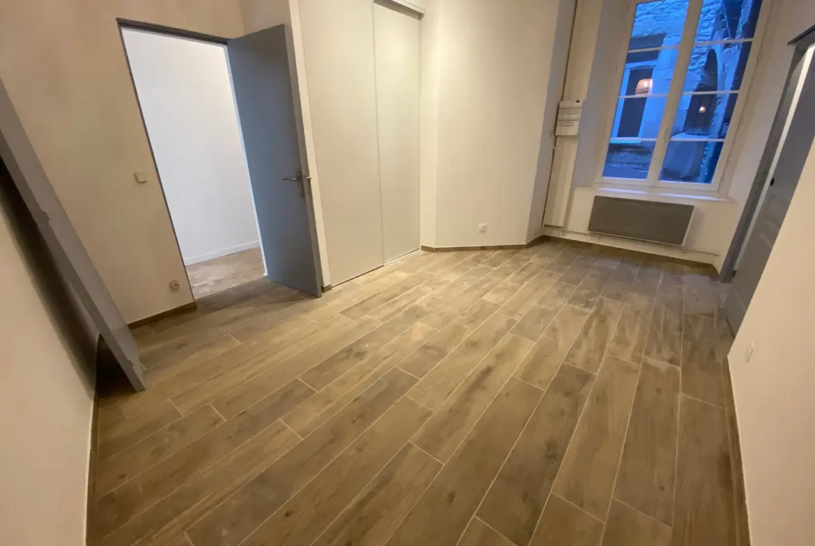 Bel appartement T2 rénové au coeur de Nîmes 