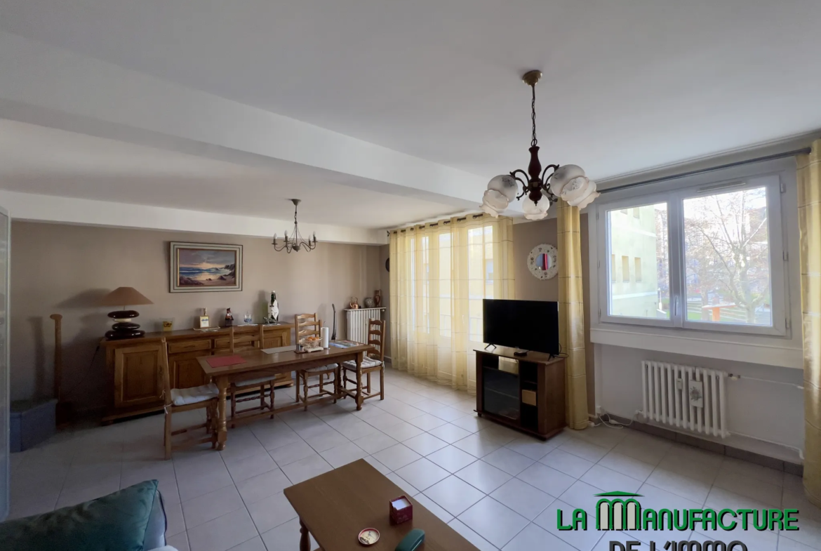 À vendre : Appartement F4 Saint-Étienne, loggia et garage 