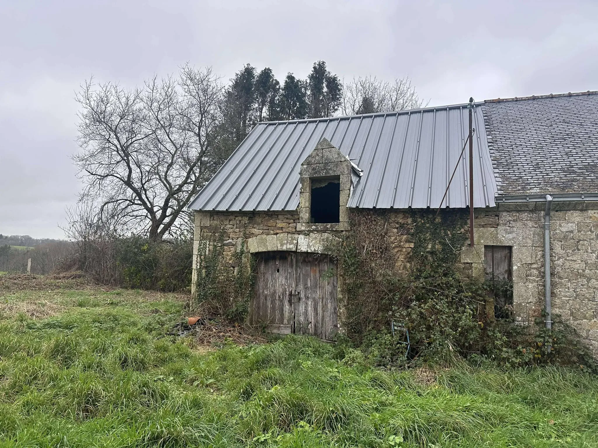 Maison de village rénovée à Guenin, proche de Baud 