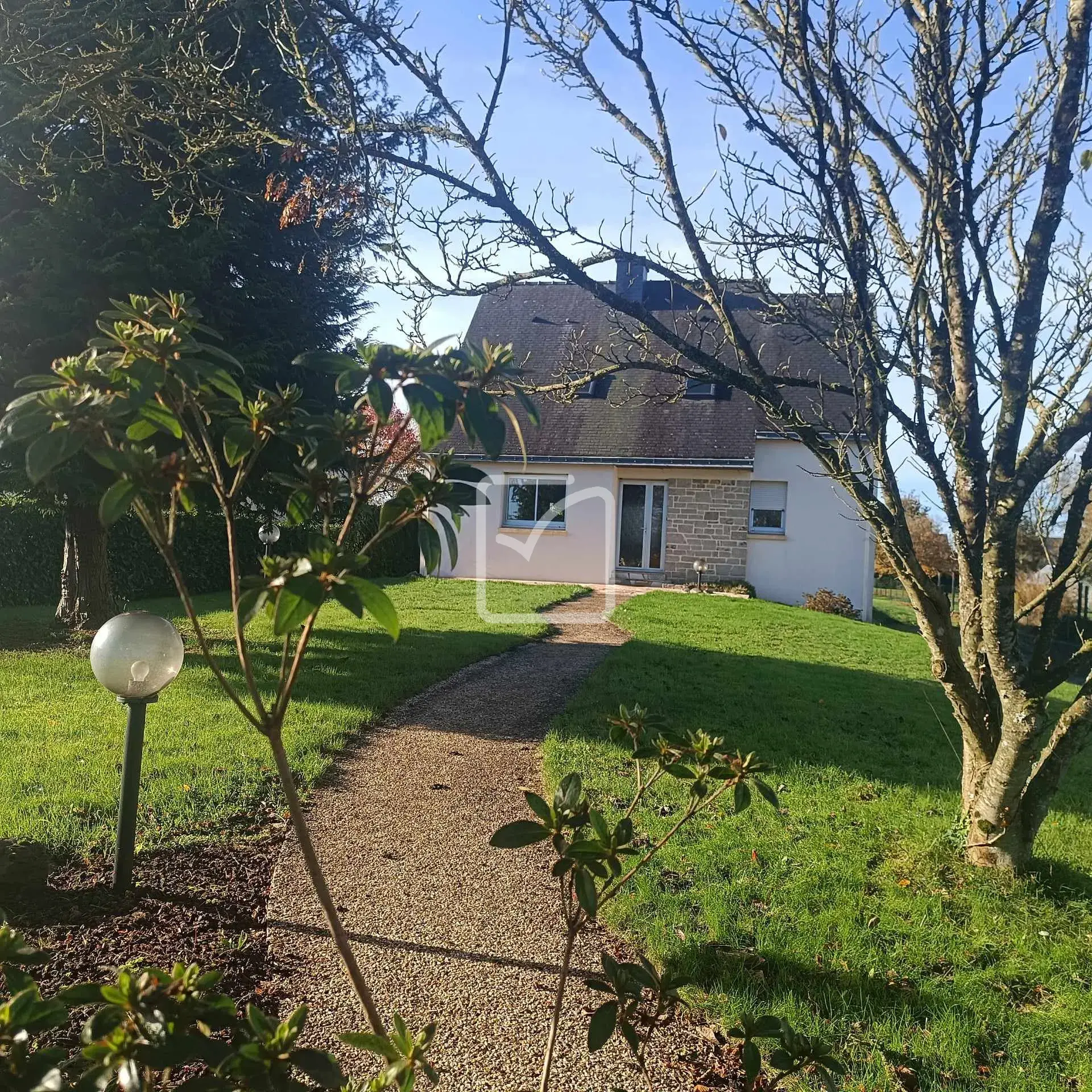 Maison individuelle 4 chambres avec bureau à Gourhel 