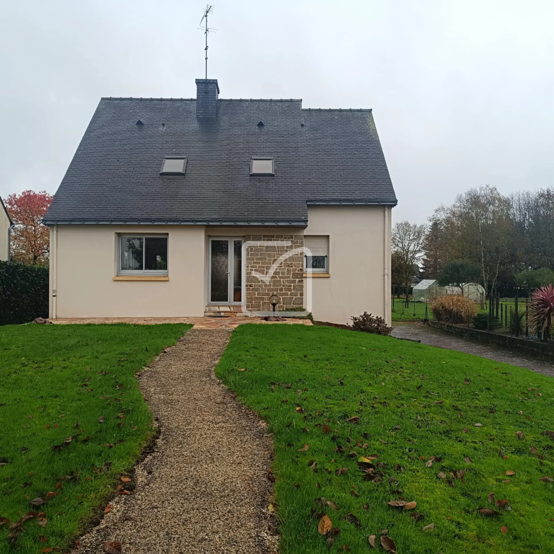 Maison individuelle 4 chambres avec bureau à Gourhel 