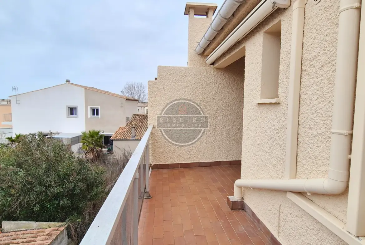 Appartement de type T2 à vendre au Grau d'Agde - Vue dégagée et terrasse 