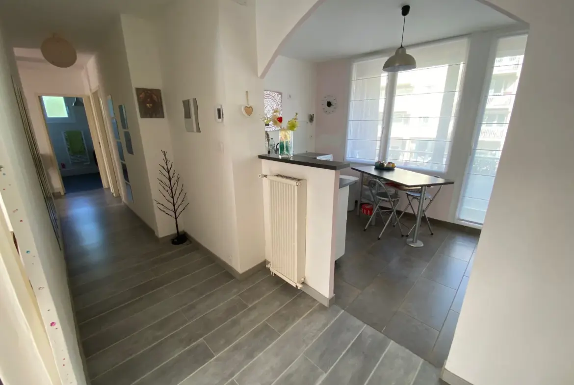 À vendre : Appartement 5 pièces 99 m² à Nîmes avec terrasse 