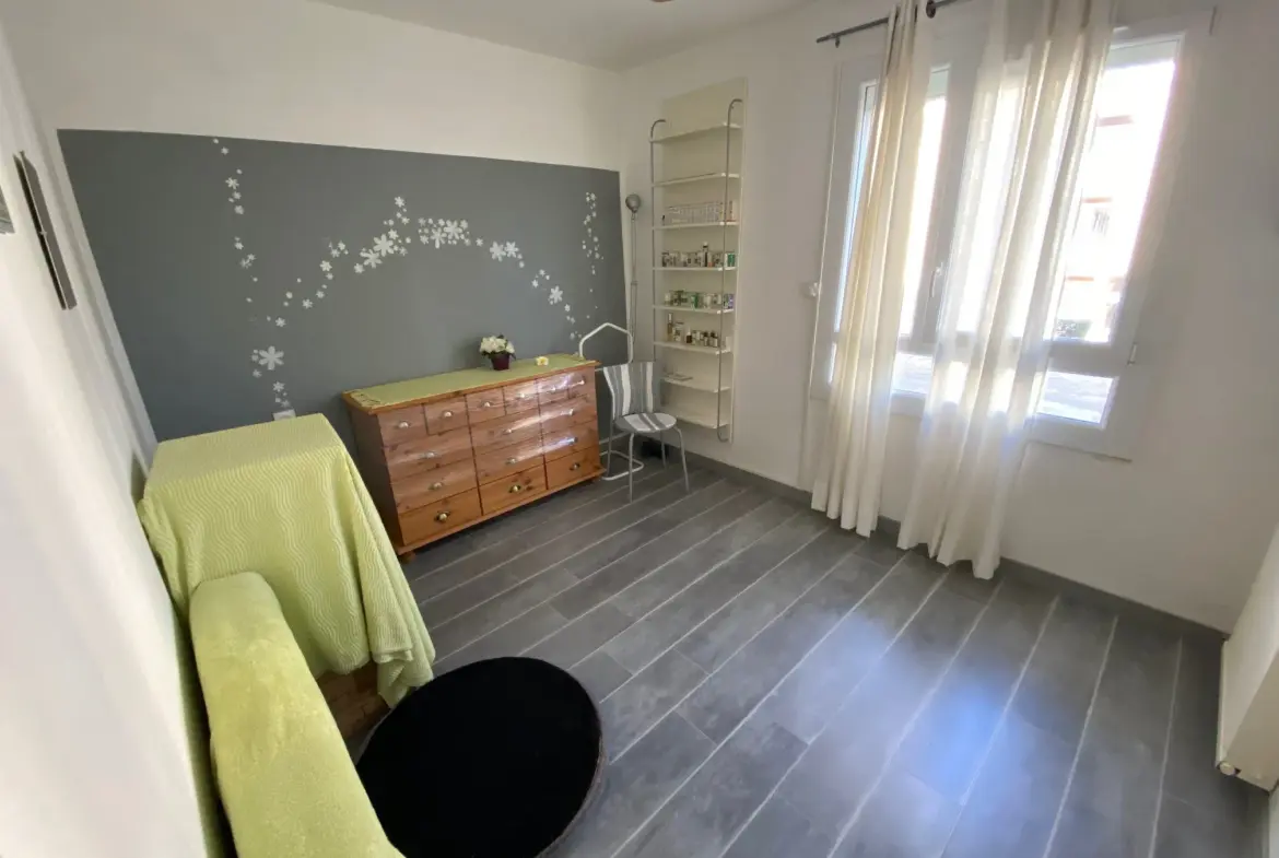 À vendre : Appartement 5 pièces 99 m² à Nîmes avec terrasse 