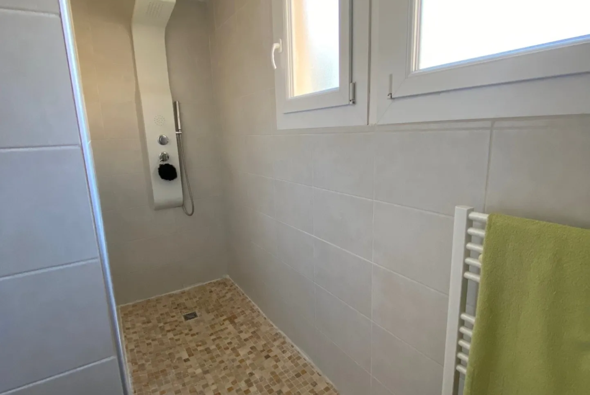 À vendre : Appartement 5 pièces 99 m² à Nîmes avec terrasse 