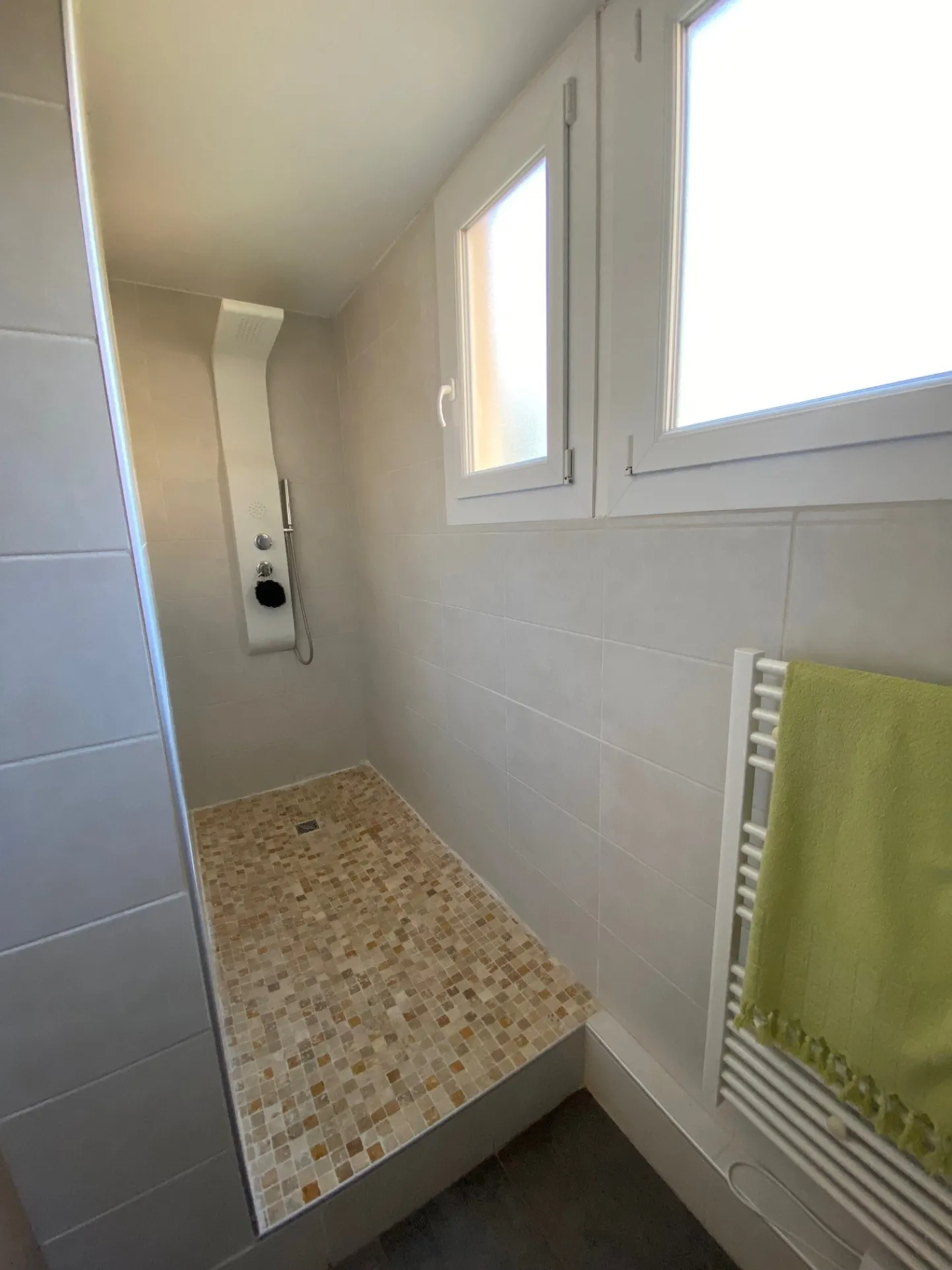 À vendre : Appartement 5 pièces 99 m² à Nîmes avec terrasse 