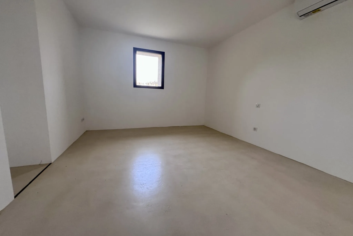 Appartement T3 avec terrasse à vendre sur Joucas 