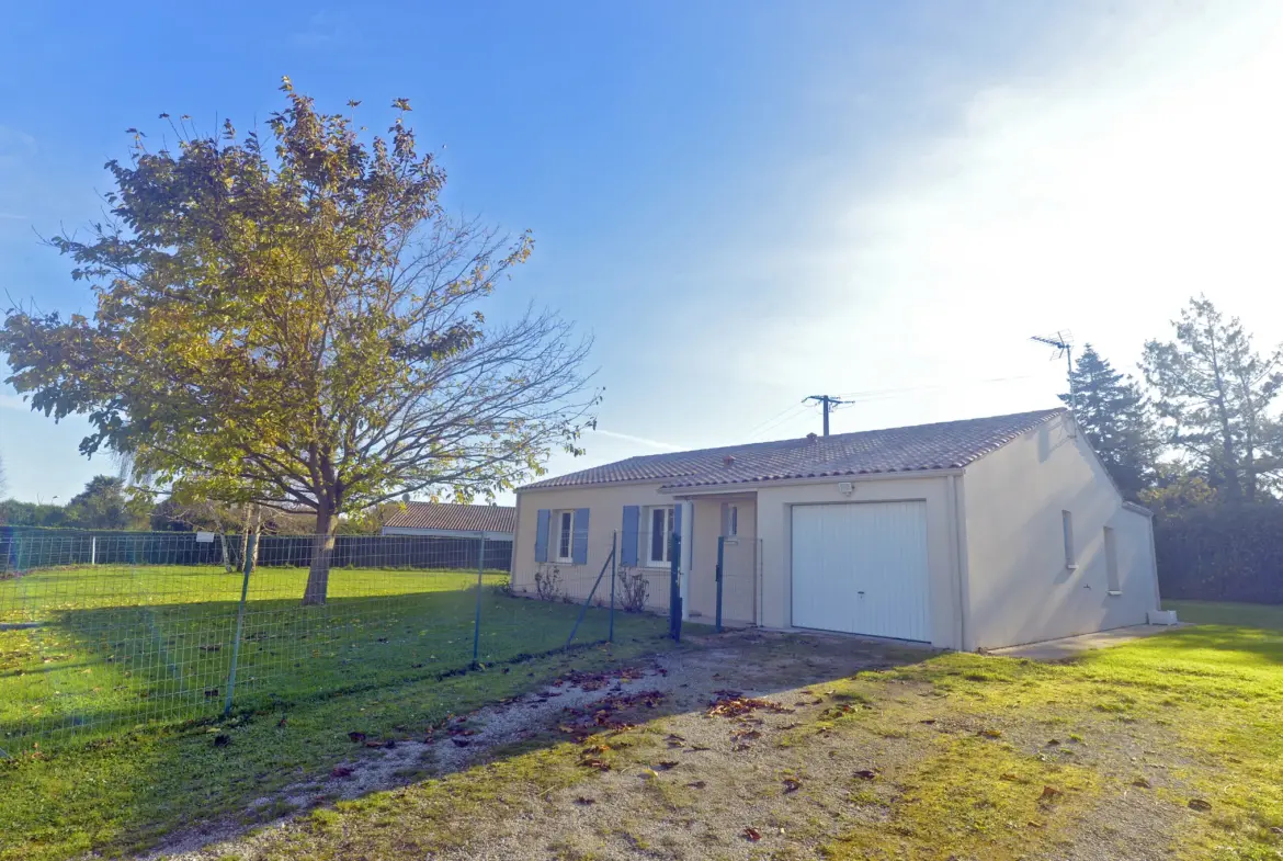 Maison à Vendre à Corme Écluse - 3 Chambres et Jardin 