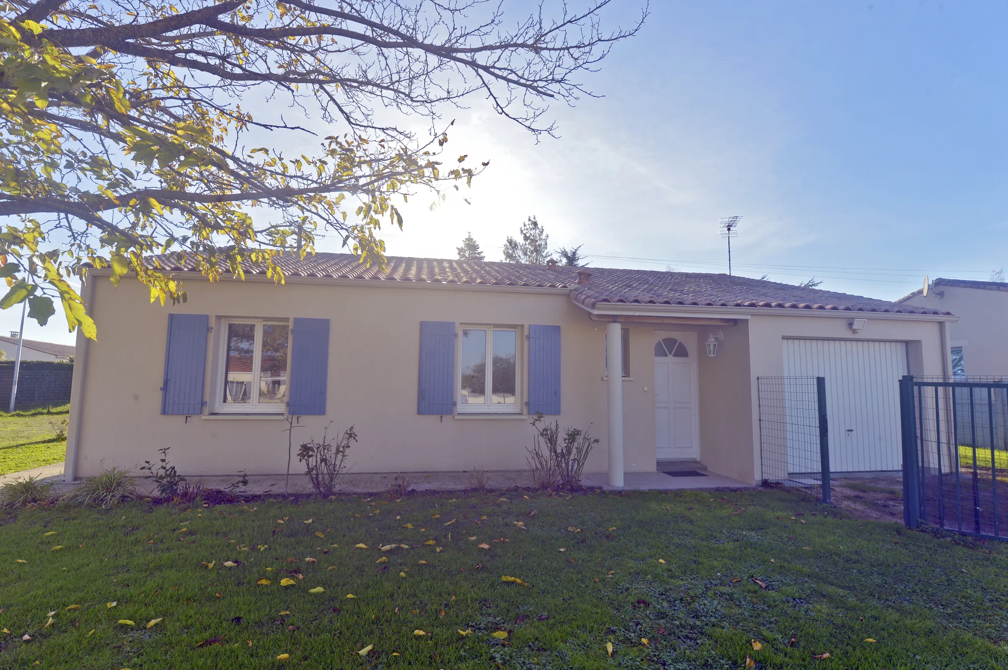 Maison à Vendre à Corme Écluse - 3 Chambres et Jardin 