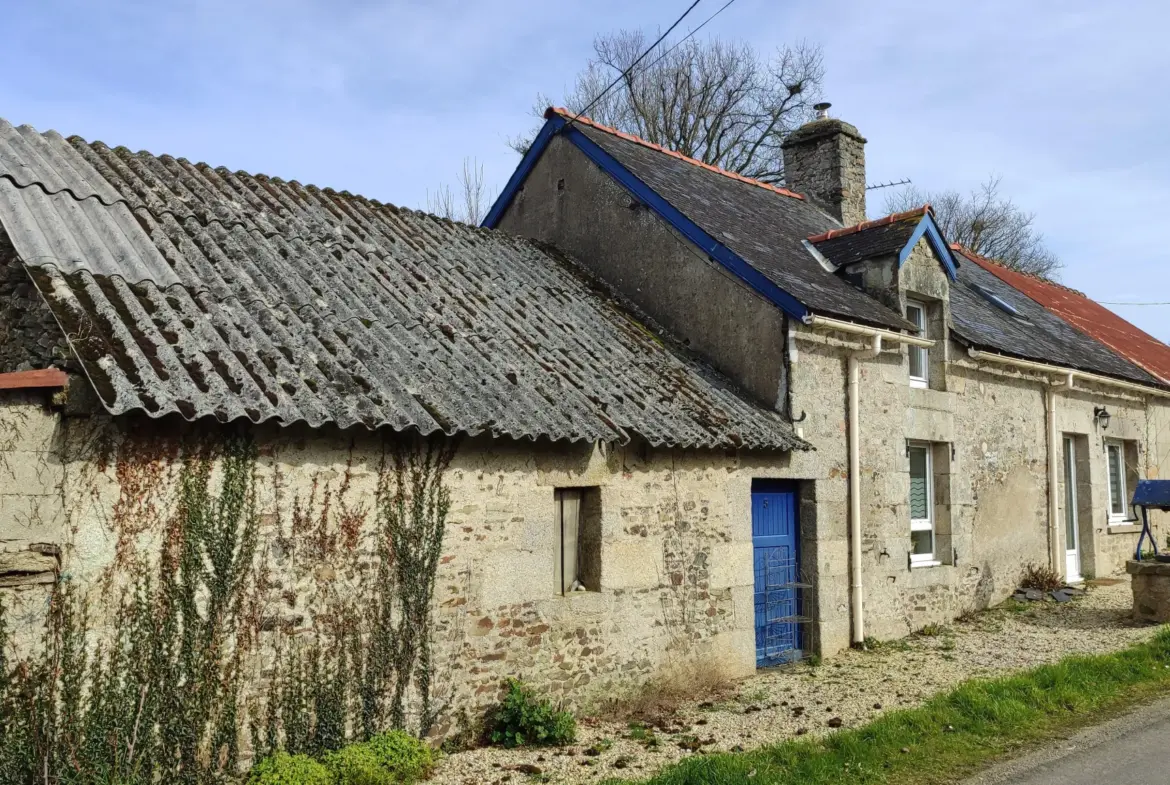 Maison de village à Noyal Pontivy avec potentiel d'agrandissement 