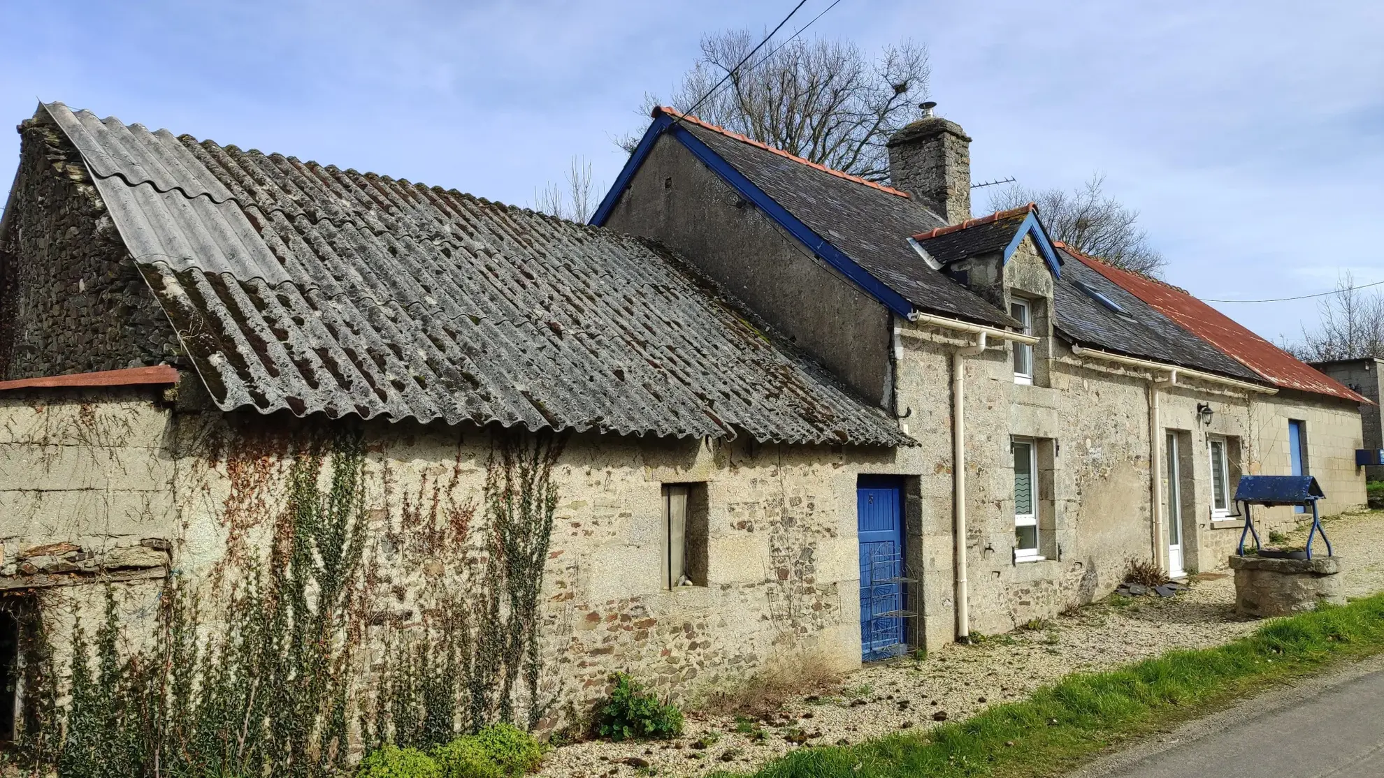 Maison de village à Noyal Pontivy avec potentiel d'agrandissement 