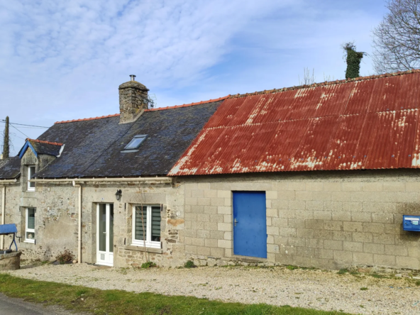 Maison de village à Noyal Pontivy avec potentiel d'agrandissement