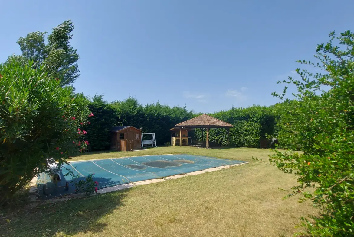 Villa avec piscine à vendre à Seyssuel, 3 chambres 