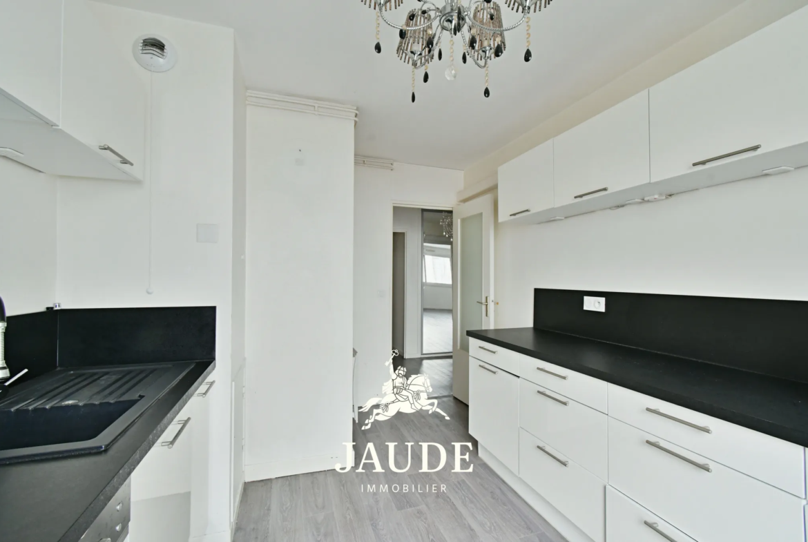 Appartement F5 de 112 m2 à vendre à Clermont-Ferrand, proche de la Place de Jaude 